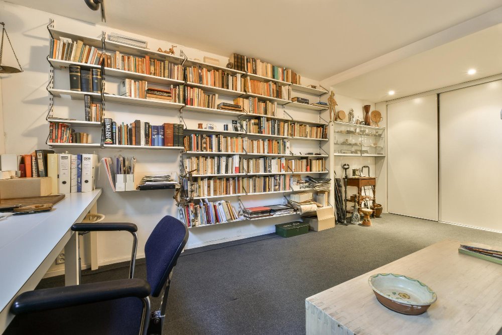 Custom Bookshelf Systems Elevating Sophisticated Interior Design